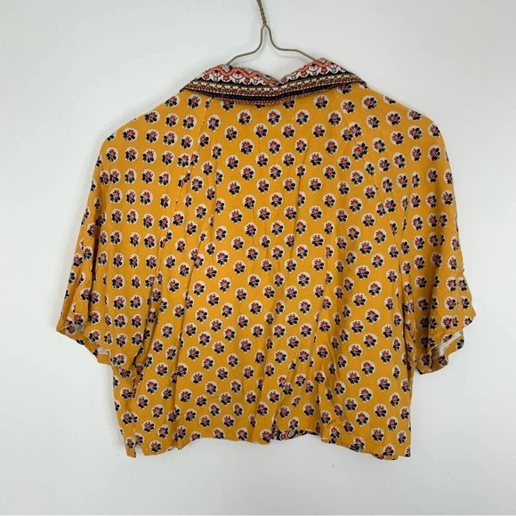 Urban Outfitters Yellow Flutter Sleeve Crop Blouse - Picture 3 of 10